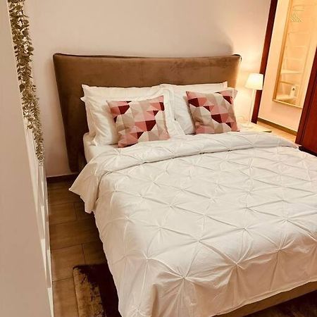 Malu Apartment Пескиера Боромео Екстериор снимка